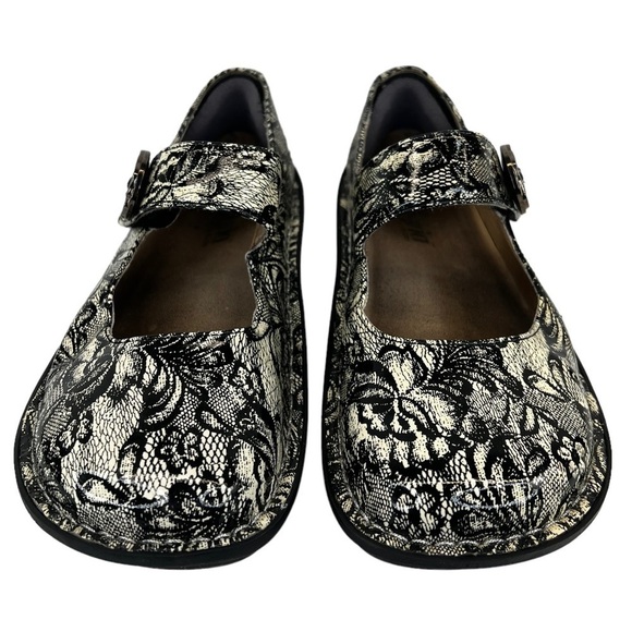 Alegria Paloma Women's Black & Beige Lace Mary Jane Shoes - Picture 12 of 16